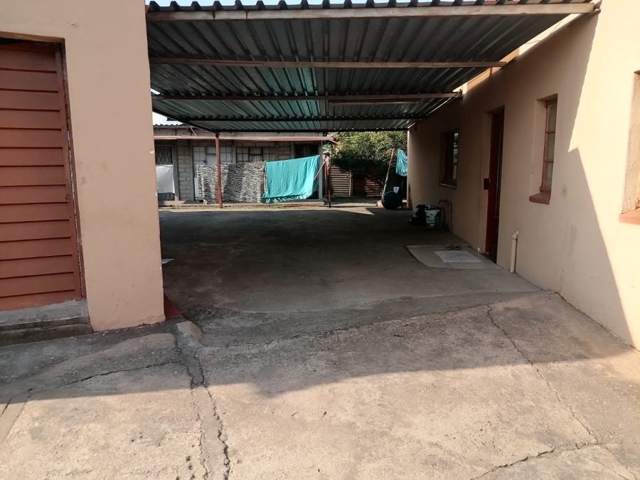 4 Bedroom Property for Sale in Rustenburg North North West